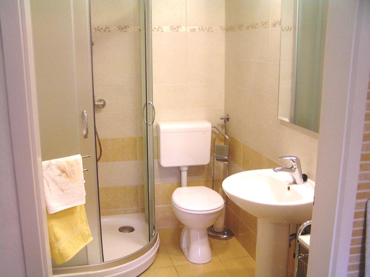 Apartment Petrovic Корчула Екстер'єр фото