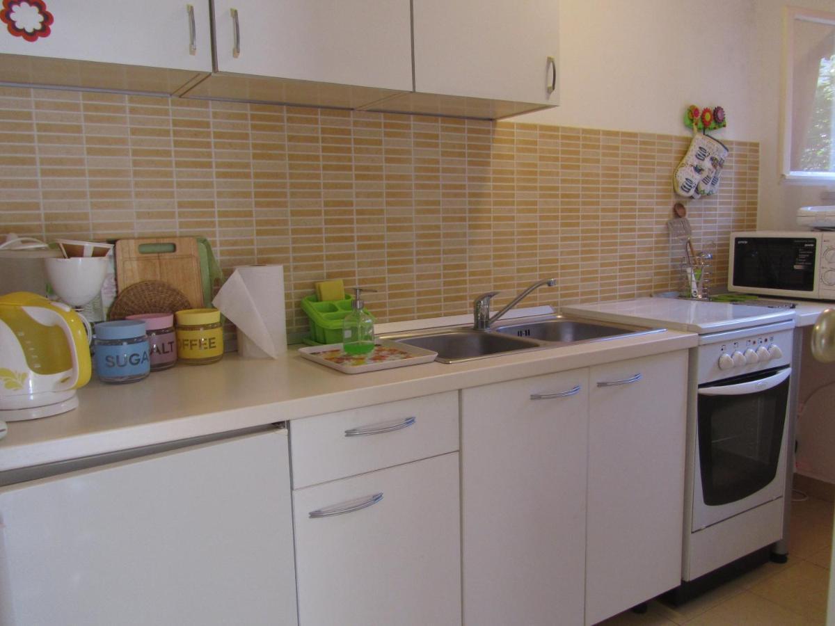 Apartment Petrovic Корчула Екстер'єр фото