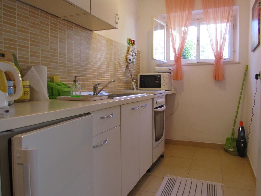 Apartment Petrovic Корчула Екстер'єр фото