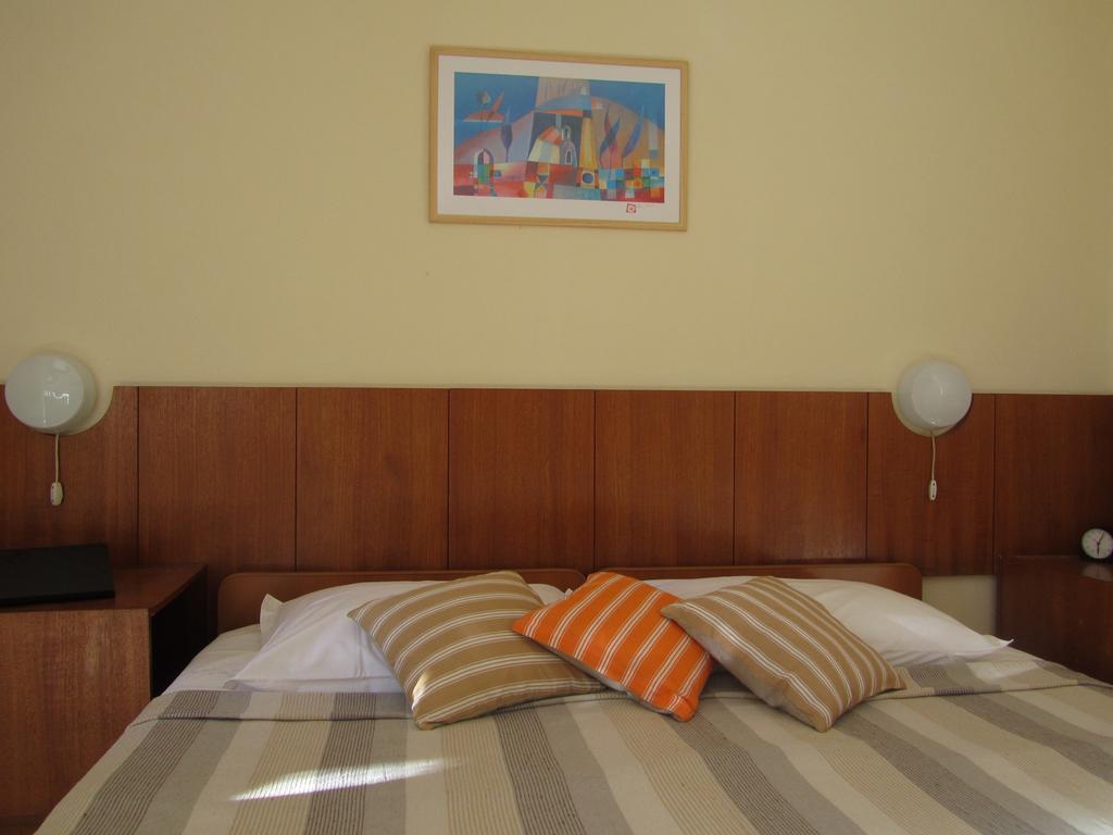 Apartment Petrovic Корчула Екстер'єр фото